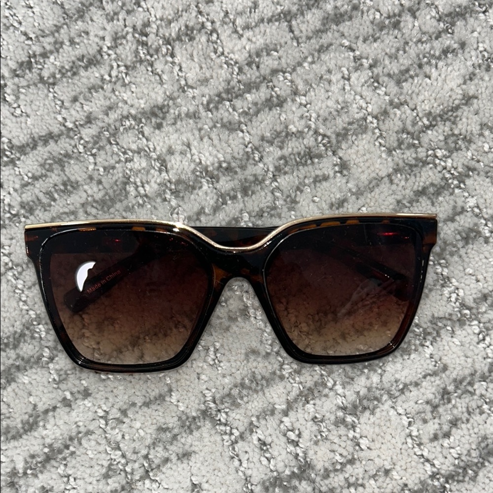 Tortoise Shell Square Sunglasses